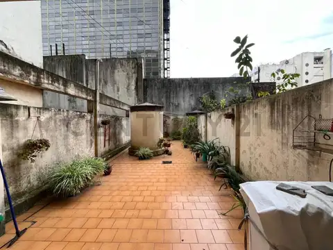 Avenida Corrientes 1800, Piso 1