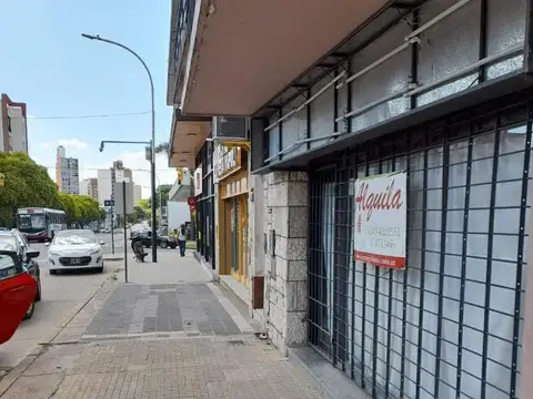 Alquilo local comercial  en zona altamente comercial