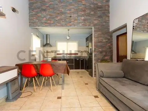 Casa Multifamiliar 3 en 1  cochera patio FINANCIA