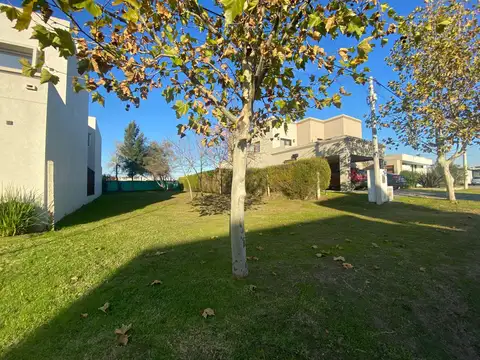 Terreno en Venta en City Bell, USD 77.000