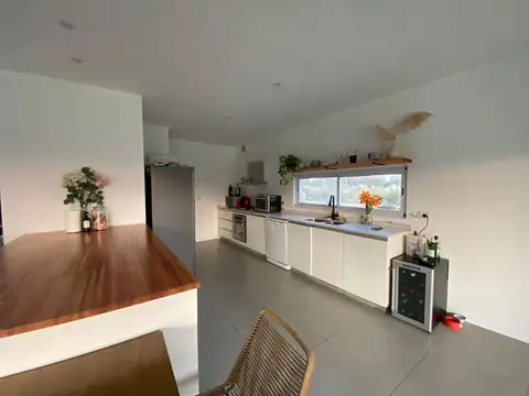 Casa 4 ambientes con 4 baños