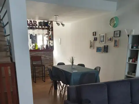 Depto Tipo Casa 3 ambientes con 2 baños
