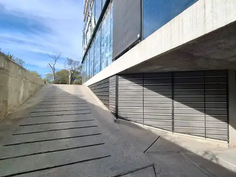 Venta Cochera en Av. Nores Martínez Barrio Jardín