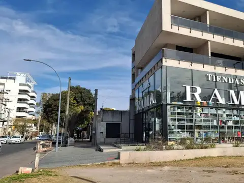 Venta Cochera en Av. Nores Martínez Barrio Jardín