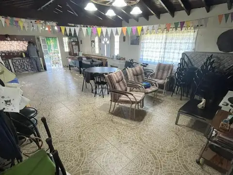 Casa 2 ambientes con 1 baño