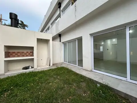 Casa en Alquiler 1 año