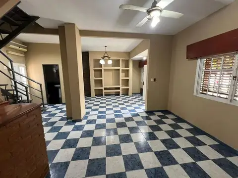 Depto Tipo Casa 5 ambientes con 2 baños