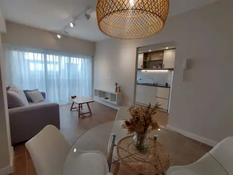 Venta de Departamento 2 Ambientes contra frente reciclado en Güemes