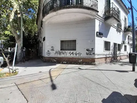 VENTA PH EN PB A REFACCIONAR CON PATIO BALVANERA