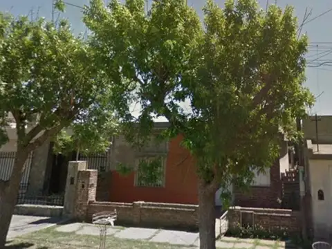 CASA EN VENTA A RECICLAR FRAY LUIS BELTRAN