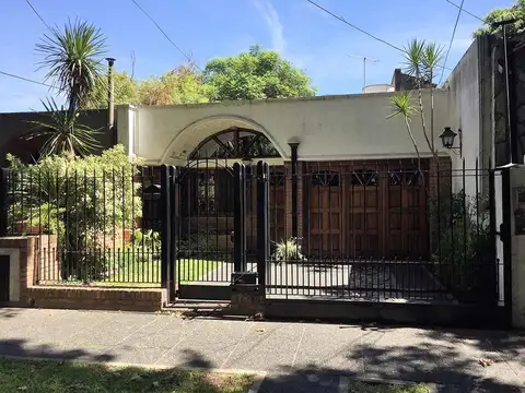 IMPECABLE CASA EN PH EN EXCELENTE UBICACIÓN. APTO CRÉDITO 