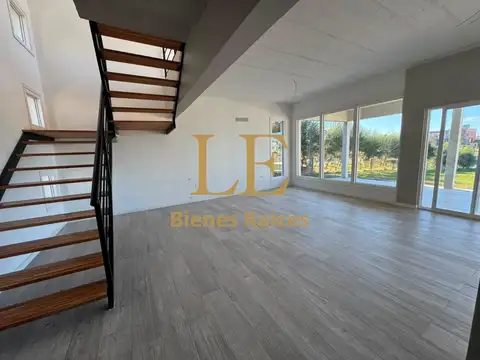 Casa en Venta al Este