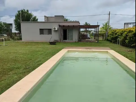 Casa 2 ambientes con 1 baño