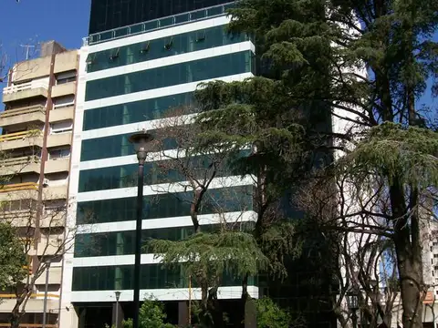 Oficina en Venta con 4 cocheras