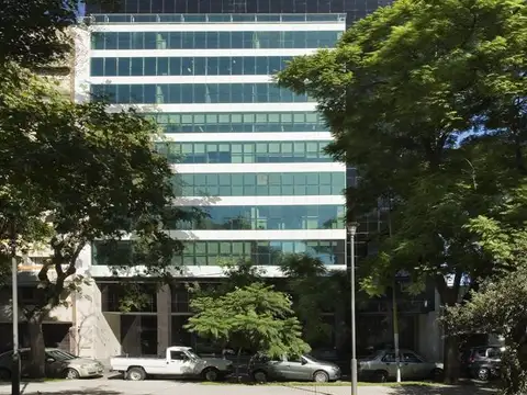 Oficina 10 ambientes con 3 baños