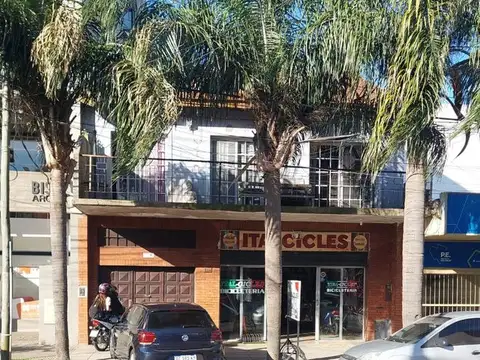 Casa en Venta con 1 cochera