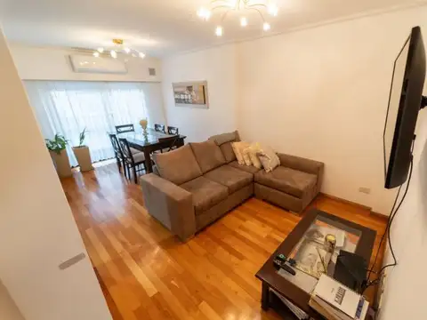 España 1223 , Piso 2