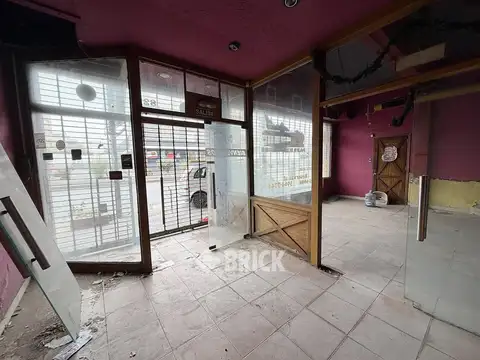 (A REFAC - EX-RESTAURANT MOON CITY) ESPECT LOCAL C/VIVIENDA EN LOTE DE 10X78 EN YRIGOYEN AL 8200