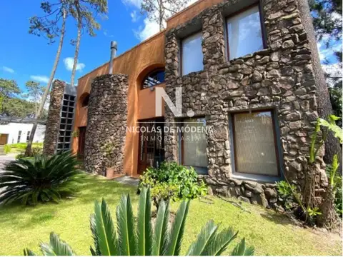 Divina Casa en venta en La Arbolada.