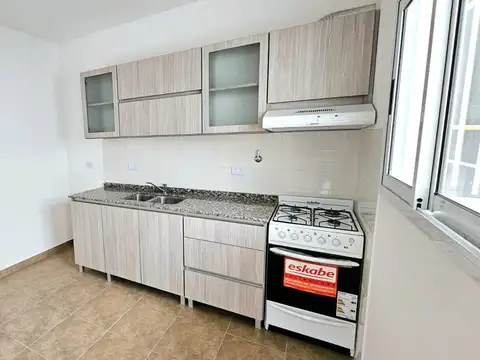 Depto Tipo Casa en Venta en Villa Luzuriaga, USD 125.000