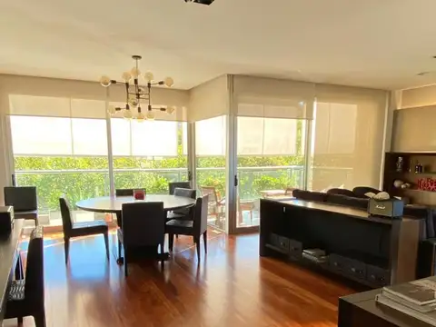 Piso de 4 ambientes de  amueblado con 2 cocheras en venta - Quilmes centro