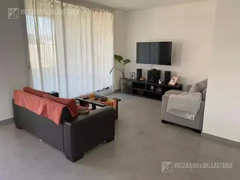 Casa en Alquiler de 3 dormitorios