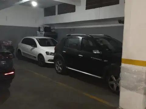 Venta  de  Cochera doble  fija y cubierta. Almagro