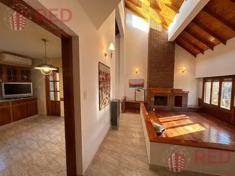 Casa 5 ambientes con 1 baño