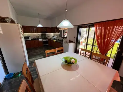Casa en Venta con 4 cocheras