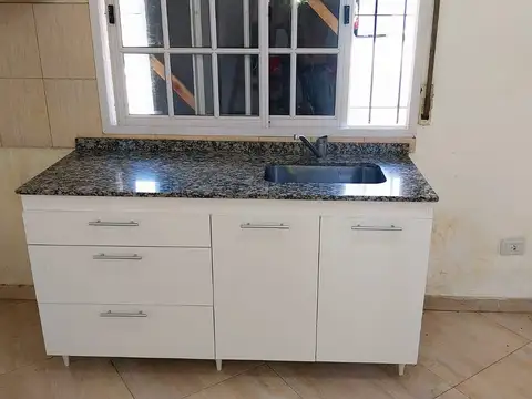 Casa en Alquiler con 1 cochera