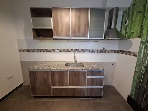 VENTA - CASA AMERICANA 4 AMBIENTES