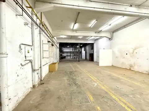 Local en Alquiler en Parque Chas, USD 4.200