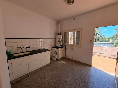 Se alquila PH 2 dormitorios, San Jerónimo al 4100