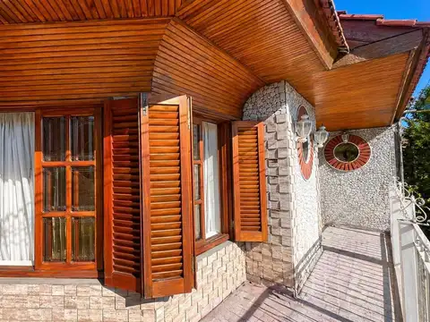Depto Tipo Casa en Venta de 6 ambientes