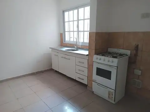 Depto Tipo Casa en Alquiler de 2 dormitorios