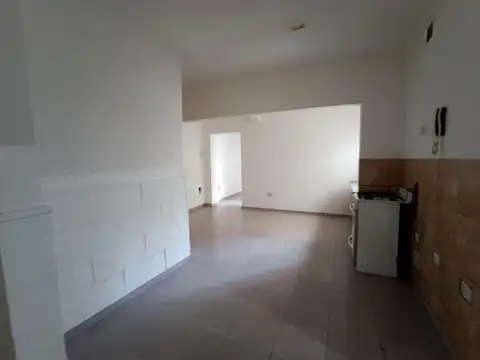 Depto Tipo Casa en Alquiler de 3 ambientes