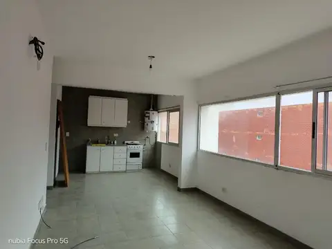 AMPL LUMI MONOAMBIENTE DIVISIBLE  A MTS AV GAONA SIN EXPENSA