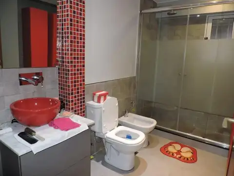 Local en Venta Via Púb.