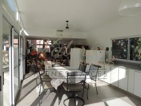 Casa 4 ambientes con 3 baños