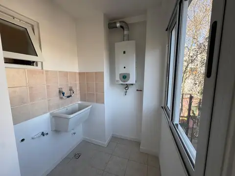 Impecable Departamento 2 ambientes con Cochera - Florida Mitre