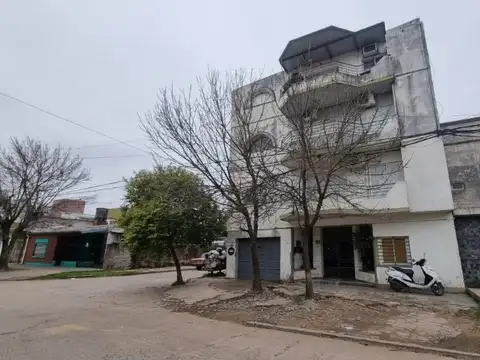 CARLOS HARDY 100, Piso 1