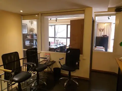 Oficina 10 ambientes con 2 baños
