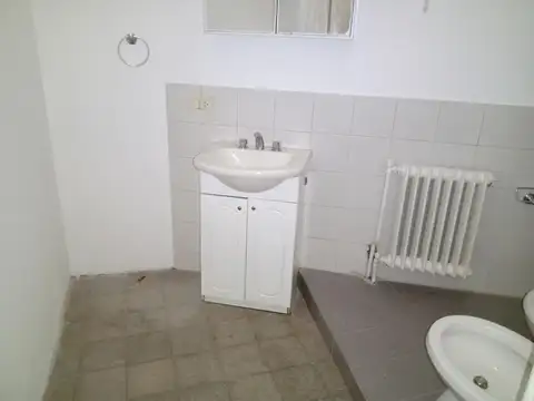 Oficina en Alquiler 100 años