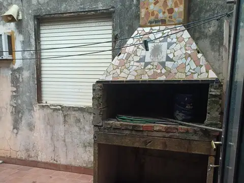 Casa 4 ambientes con 1 baño