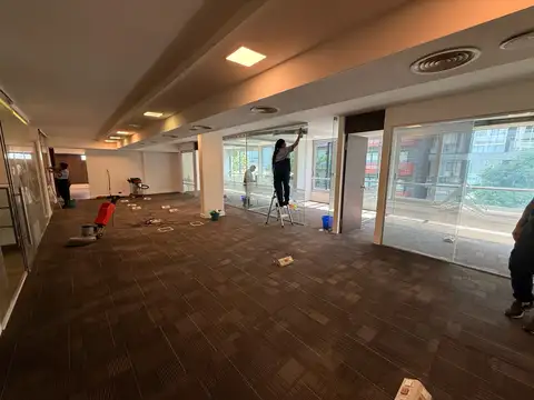 MIRASTAR - Oficina armada con Divisiones de Blindex Lista para usar!