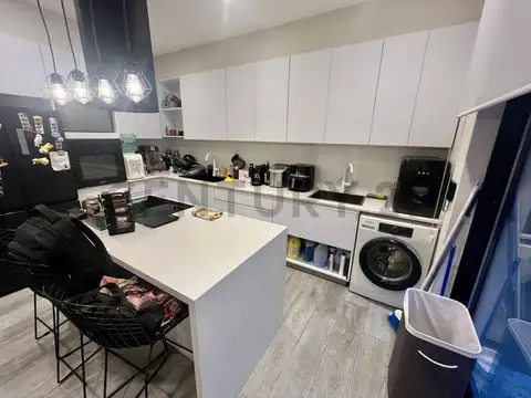 PH tipo casa riciclado a nuevo - Sin expensas - San Cristobal