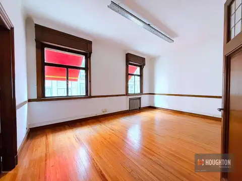 Oficina de 105m2 en ALQUILER en MICROCENTRO.