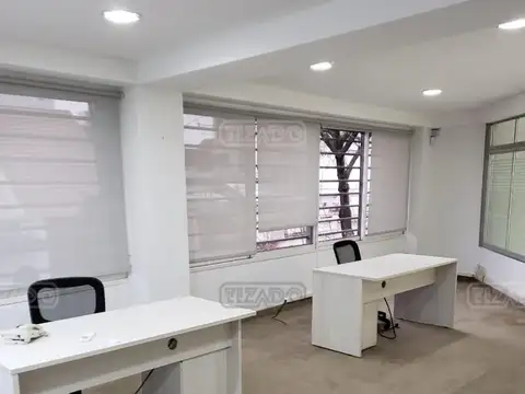 Oficina en Venta con 8 cocheras
