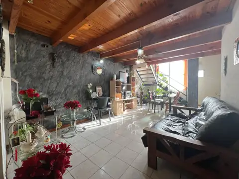 Departamento 4 ambientes con 2 baños