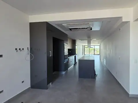 Departamento 5 ambientes con 4 baños